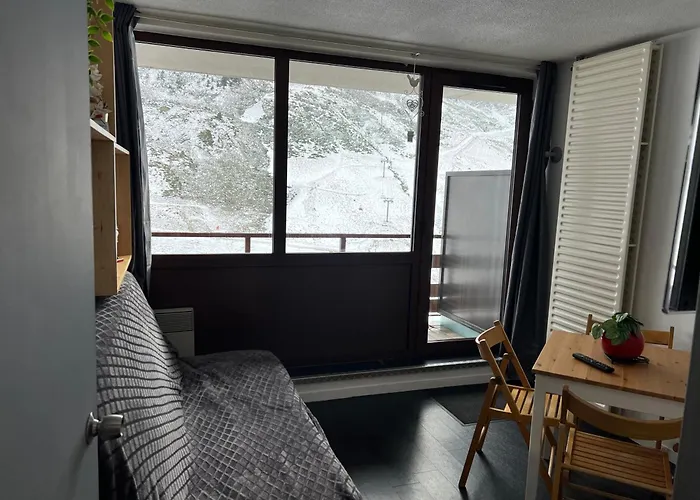 4 Personnes Le Montana Au Pied Des Pistes Balcon Plein Sud *