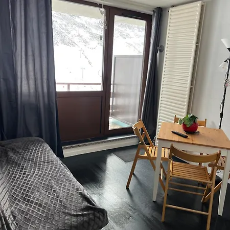 4 Personnes Le Montana Au Pied Des Pistes Balcon Plein Sud Daire